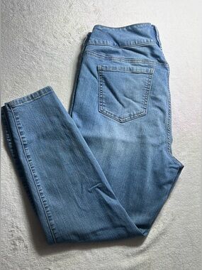 Torrid Women's 16s High-Rise Slim Jegging Jeans Blue Medium Wash Stretch Pocket